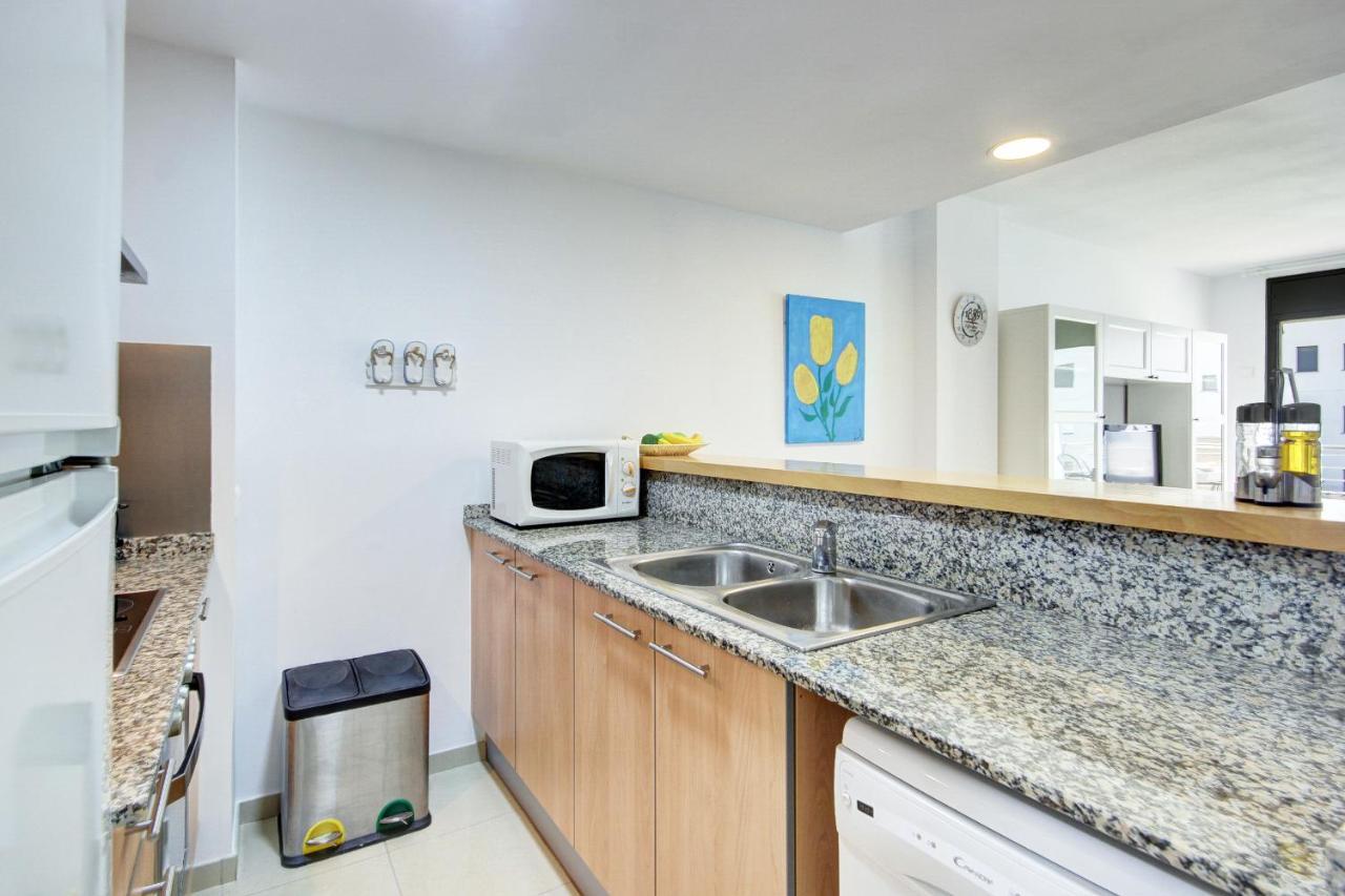 Mileni 2 2 1 1 Roses - Barneda Premium Apartment Екстериор снимка