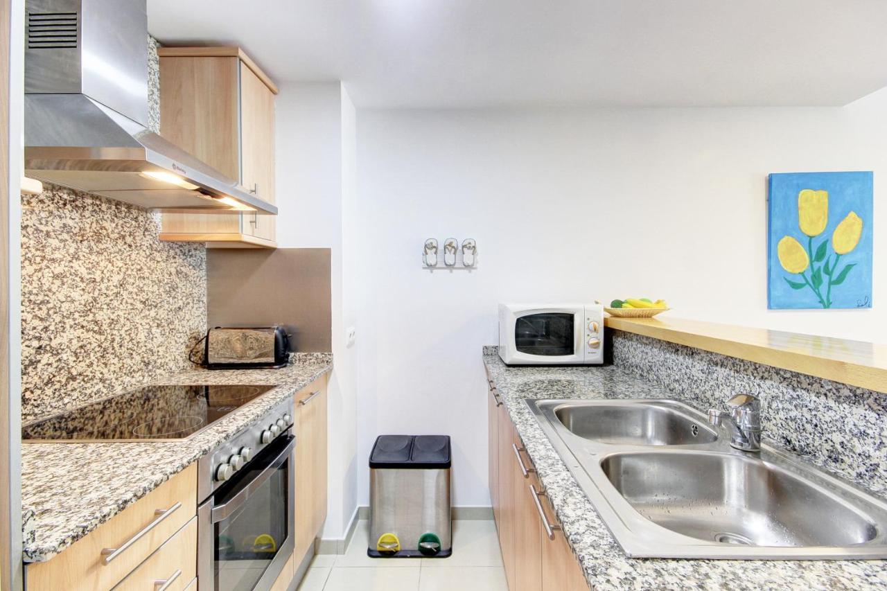 Mileni 2 2 1 1 Roses - Barneda Premium Apartment Екстериор снимка
